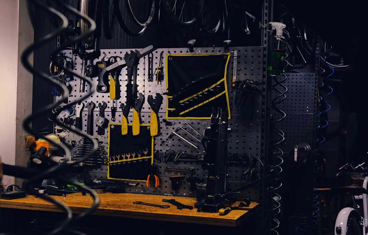 Tools & routine deck works