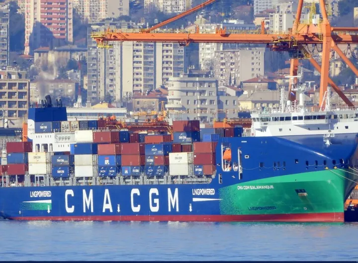 Photo of CMA CGM SALAMANQUE