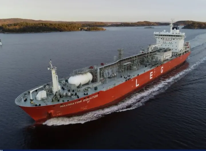 Photo of NAVIGATOR EQUATOR