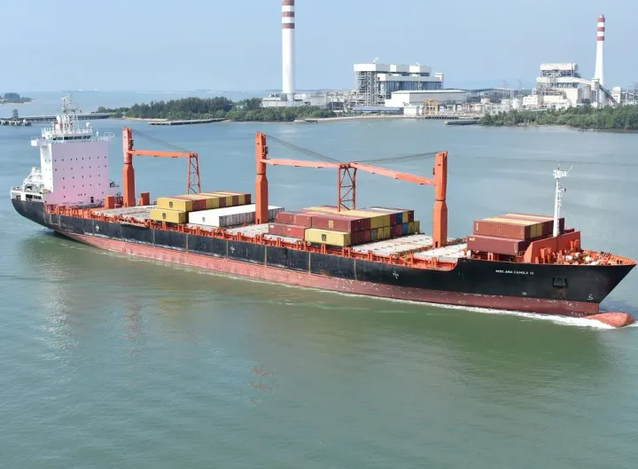 Photo of MSC ANA CAMILA III