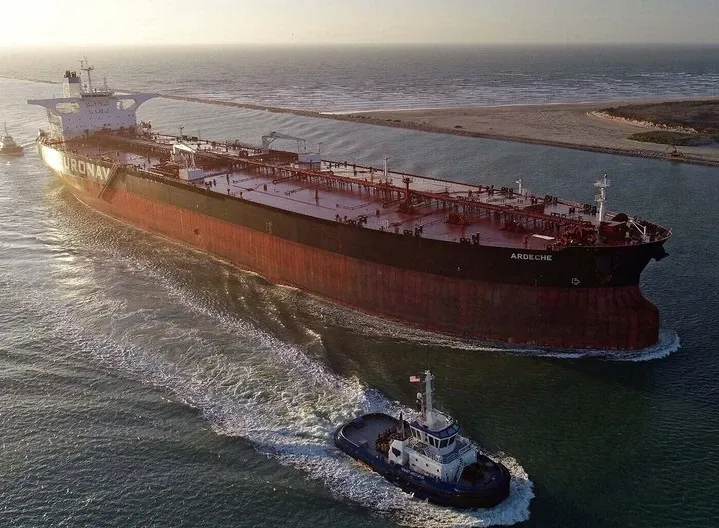 Photo of FRONT FLORES