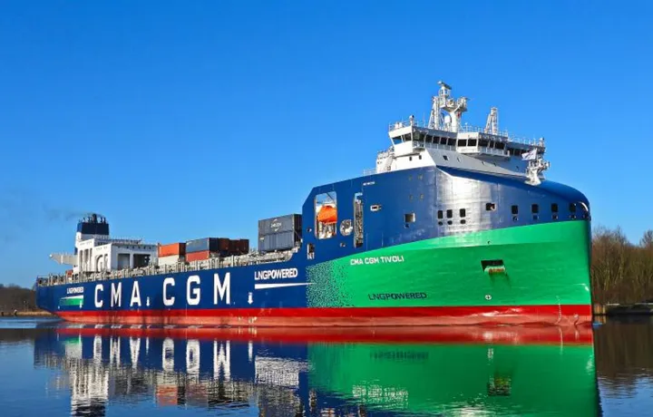 Photo of CMA CGM TIVOLI